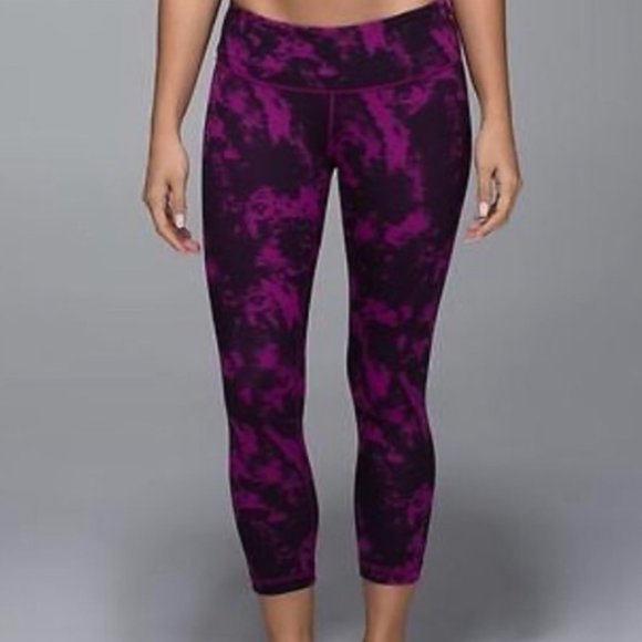 lululemon athletica Pants - Lululemon wunder under crop leggings tie dye purple black (6)